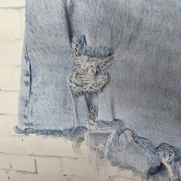 Abercrombie & Fitch The Mom Short High Rise Curve Love Size 10 / 30 Distressed - Picture 3 of 7